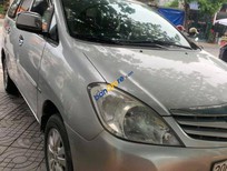 Cần bán xe Toyota Innova 2010 - Cần bán lại xe Toyota Innova sản xuất năm 2010, màu bạc còn mới, giá tốt