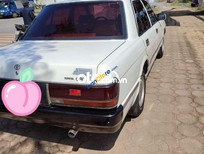 Cần bán xe Toyota Crown 1989 - Bán Toyota Crown đời 1989, màu trắng, xe nhập