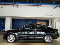 Cần bán Volkswagen Passat 2018 - Volkswagen Passat Bluemotion giảm mạnh 200tr - Sedan nhập khẩu trực tiếp đẳng cấp của Đức