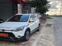 Cần bán Hyundai i20 Active 2017 - Cần bán lại xe Hyundai i20 Active sản xuất năm 2017, màu trắng, xe nhập đẹp như mới