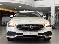 Cần bán xe Mercedes-Benz E180 2023 - Màu Trắng Giao Ngay Quận 10 - Mercedes E180 2022 Nâng Cấp 6 tính năng giá chỉ 2 tỷ 099
