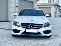 Nhà cần bán Mercedes C300 AMG 2017, số tự động, màu trắng