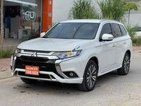 Mitsubishi Outlander 2022 - Xe màu trắng 