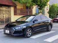 Cần bán Hyundai Elantra 2018 - Bán xe màu đen
