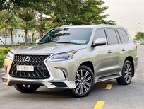 Lexus LX 570 2017 - Còn nguyên bản 99%, xe xuất được hoá đơn cao, hỗ trợ ngân hàng 70%