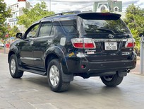 Toyota Fortuner 2011 - Màu đen, giá chỉ 425 triệu