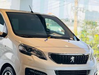 Cần bán Peugeot Traveller 2022 - Trắng, hỗ trợ Bank lên tới 80% giá trị xe, chương trình ưu đãi lên tới 90tr Đồng