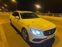 Cần bán xe Mercedes-Benz E250 2017 - Bán xe màu trắng