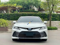 Toyota Camry 2022 - Màu trắng, nhập khẩu