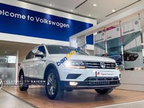 Volkswagen Tiguan 2023 - Màu trắng, nội thất đen cam - Xe Đức nhập khẩu sang trọng, thời điểm mua xe giá rẻ