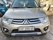 Bán Mitsubishi Pajero Sport 2015 - Mitsubishi Pajero sport sản xuất 2015 máy xăng số tự động xe còn rất đẹp