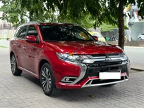 Cần bán Mitsubishi Outlander 2023 - xe công ty, máy xăng, màu đỏ, siêu lướt như mới