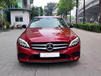 Cần bán Mercedes-Benz C200 2019 - Bán ô tô Mercedes C200 đời 2019, màu đỏ, xe gia đình 1 chủ từ mới