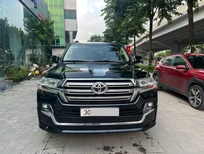 Bán xe oto Toyota Land Cruiser LC200 2016 - Bán Toyota Land Cruiser LC200 ( VX 4.6V8 ) Màu đen nội thất kem. Năm sản xuất 2016