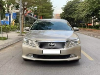 Toyota Camry 2.5Q 2015 - Bán xe Toyota Camry 2.5Q 2015, màu vàng