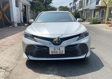 Toyota Camry 2020 - Màu trắng, đăng ký 2021 cá nhân mới đi 17.000 km, đẹp nguyên bản