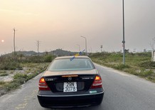 Mercedes-Benz C200 2002 - Màu đen, giá chỉ 135 triệu