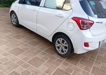 Hyundai i10 2013 - Em bán i10 SX 2013 số sàn bản thiếu.