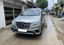 Toyota Innova 2.0E 2016 - Cần bán gấp Toyota Innova 2.0E 2016, màu bạc