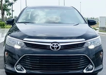 Toyota Camry 2.0E 2017 - Toyota Camry 2.0E 2017 chính chủ xe đẹp đi lướt bảo dưỡng full hãng.