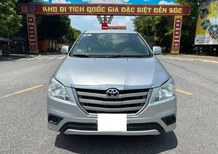 Toyota Innova 2.0E 2014 - Bán ô tô Toyota Innova 2.0E 2014, màu bạc