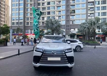 Lexus LX 600 07 chỗ  2023 - Bán Lexus LX600 7 chỗ, sản xuất 2023, lăn bánh 6 ngàn KM, mới 99,99%