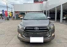 Toyota Innova 2.0E 2020 - Cần bán gấp Toyota Innova 2.0E 2020, màu xám