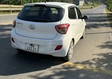 Hyundai Grand i10 2016 - Em muốn lên đời xe nên cần bán gấp i10 sản xuất 2016