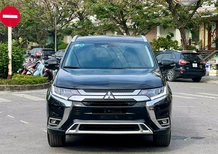 Mitsubishi Outlander Premium 2.0L 2022 - Cần bán xe Mitsubishi Outlander Premium 2.0L đời 2022, màu đen, xe chất