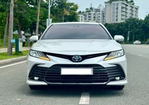 Toyota Camry 2.5Q 2022 - Cần bán lại xe Toyota Camry 2.5Q 2022, màu trắng, nhập khẩu nguyên chiếc