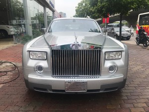 2006 rolls royce phantom in silver hires stock photography and images   Alamy