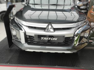 Mitsubishi Triton giá lăn bánh 32023 TSKT đánh giá chi tiết