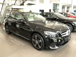 Bảng giá xe Mercedes C180 AMG 2021 siêu lướt  D1 Store