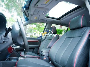 Hyundai Santa Fe gần 15 năm tuổi giá rẻ hơn Honda SH