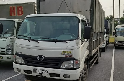 Xe tải 5000kg 2011 - Cần bán xe tải HINO seri 300, loại 4,5 tấn, đời 2011, giá tốt