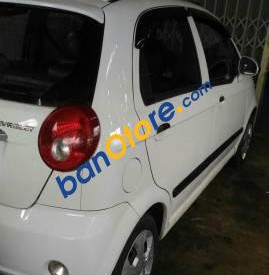 Chevrolet Spark 2010 - Cần bán gấp Chevrolet Spark sản xuất năm 2010, màu trắng chính chủ, 175tr