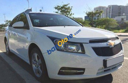 Chevrolet Cruze  MT 2013 - Cần bán Chevrolet Cruze MT năm sản xuất 2013, màu trắng