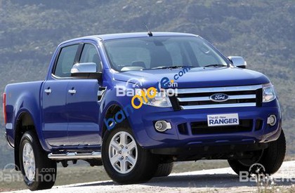 Ford Ranger Wildtrak 2.2L AT 4x2 2017 - Bán ô tô Ford Ranger Wildtrak 2.2L AT 4x2 năm sản xuất 2017, màu xanh lam, nhập khẩu, 830tr