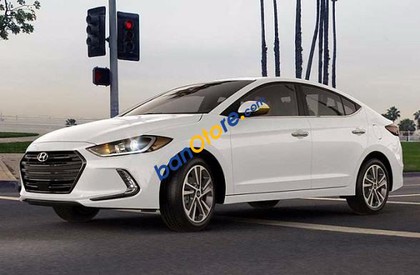 Hyundai Elantra 2016 - Bán Hyundai Elantra năm 2016, màu trắng, giá chỉ 739 triệu