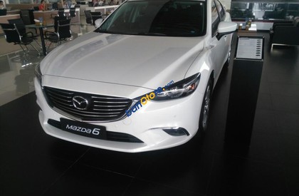 Mazda 6 2.0L 2017 - Bán Mazda 6 2.0L sản xuất năm 2017, màu trắng, giá 819tr
