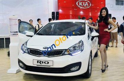 Kia Rio 2017 - Cần bán Kia Rio năm 2017, màu trắng, nhập khẩu