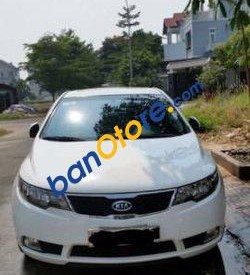 Kia Forte AT 2011 - Cần bán lại xe Kia Forte AT năm sản xuất 2011, màu trắng số tự động, giá chỉ 450 triệu