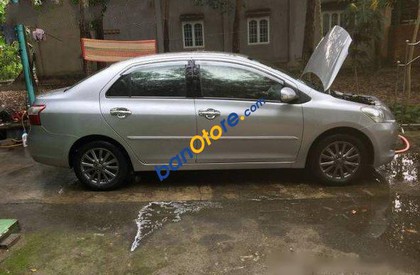 Toyota Vios MT 2010 - Bán xe Toyota Vios MT năm sản xuất 2010, màu bạc còn mới giá cạnh tranh