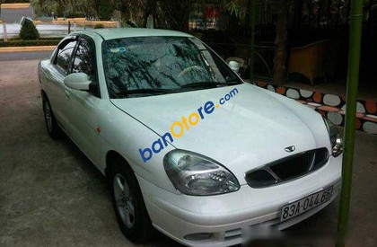 Daewoo Nubira   MT 2001 - Cần bán lại xe Daewoo Nubira MT sản xuất 2001, màu trắng đã đi 90000 km