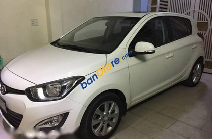 Hyundai i20 2013 - Bán Hyundai i20 2013, màu trắng, xe nhập, bảo dưỡng thường xuyên