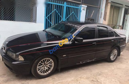 BMW 5 Series  525i 2004 - Cần bán gấp BMW 5 Series 525i năm sản xuất 2004, màu đen  