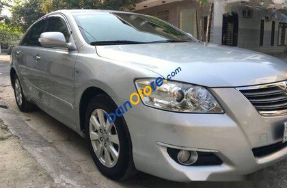 Toyota Camry  AT 2008 - Cần bán lại xe Toyota Camry AT năm 2008, màu bạc đã đi 110000 km, giá tốt