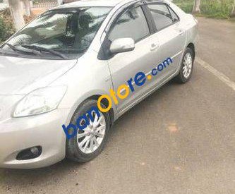 Toyota Vios MT 2009 - Cần bán xe Toyota Vios MT sản xuất năm 2009, màu bạc đã đi 90000 km