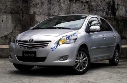 Toyota Vios G 2012 - Cần bán Toyota Vios G sản xuất năm 2012, màu bạc