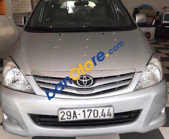 Toyota Innova G MT 2011 - Bán xe Toyota Innova G MT năm sản xuất 2011, màu bạc đã đi 65000 km